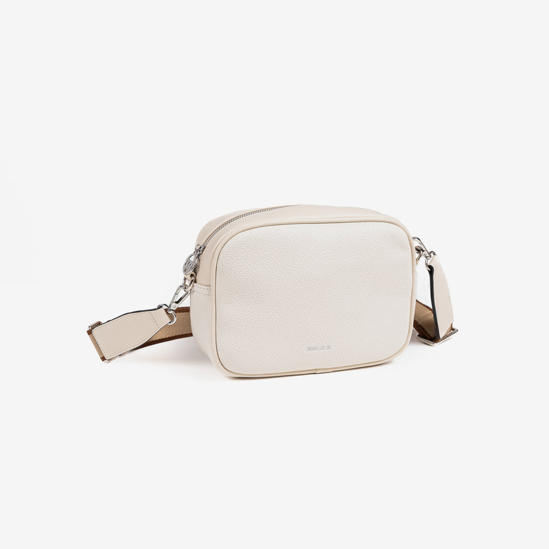 Cross body Bag, Off white Color, Eivissa collection. 22.5x17x7 cm