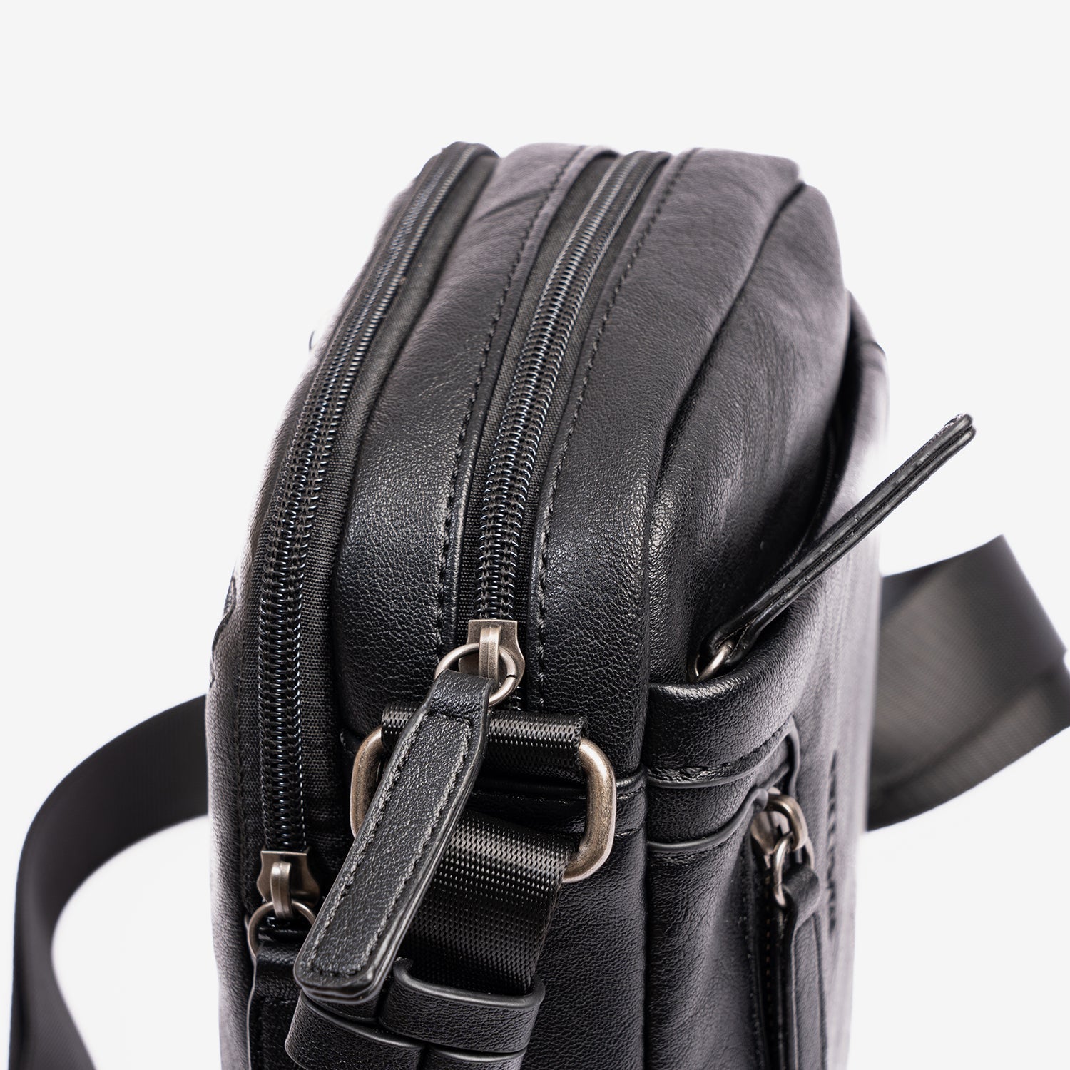 Bolso bandolera para hombre, Serie Juvenil. 17x22 cm - Matties Bags