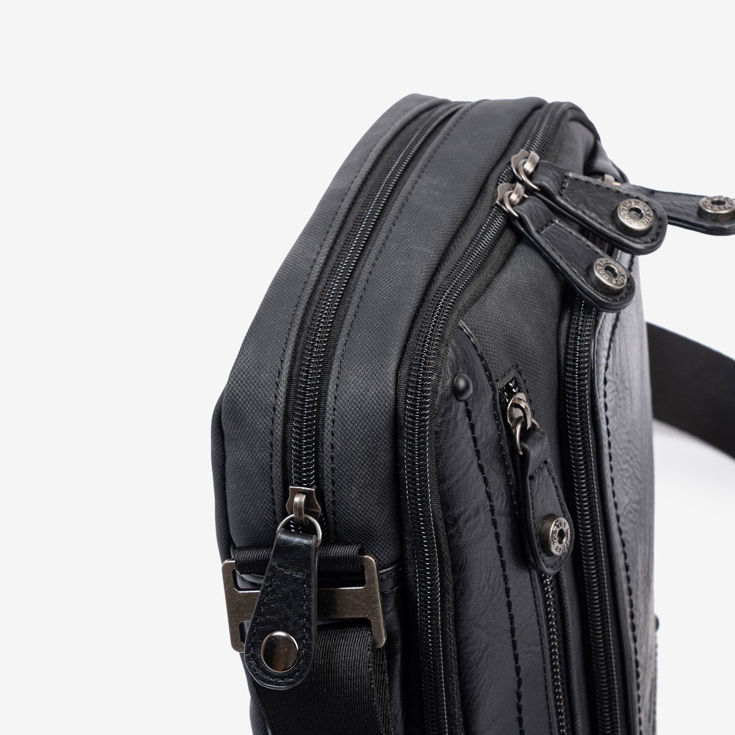 Bolso bandolera para hombre, Serie Juvenil. 19x24 cm - Matties Bags