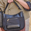 BOLSO DE HOMBRO CON BANDOLERA, SERIE BERJA. 26.5x24x13 CM