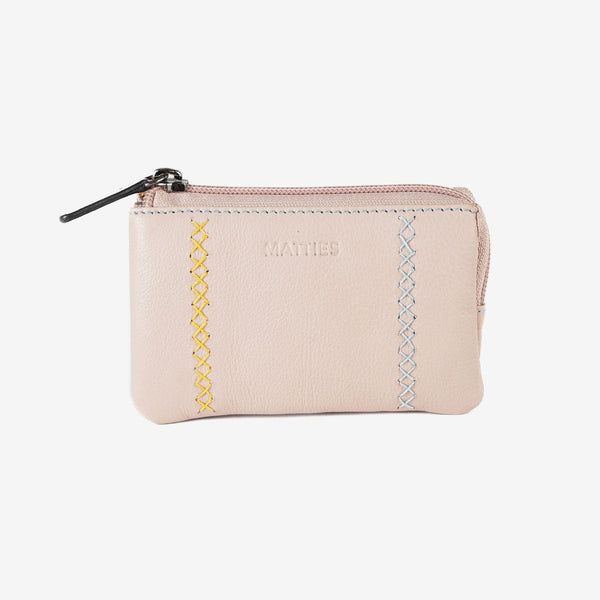 Monedero de piel para mujer, color beig, Serie stitch leather. 12x07 cm