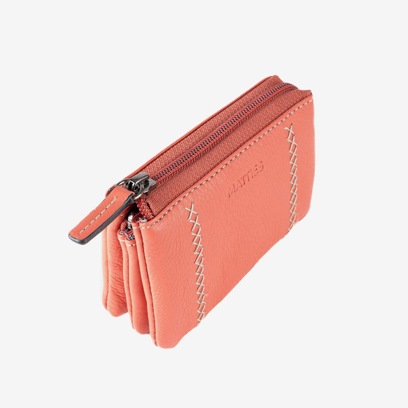 Monedero de piel para mujer, color rosa, Serie stitch leather. 12x07 cm