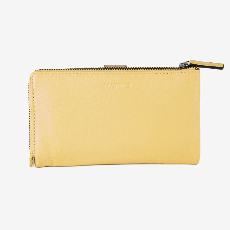 Billetero de piel para mujer, Serie strap leather. 16.5x10 cm