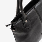 BOLSO DE MANO CON BANDOLERA, COLOR NEGRO-V, SERIE NEW CLASSIC. 28x20x11 CM