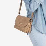 BOLSO DE MUJER, COLOR CAMEL-V, SERIE NEW CLASSIC. 20.5x16x08 CM