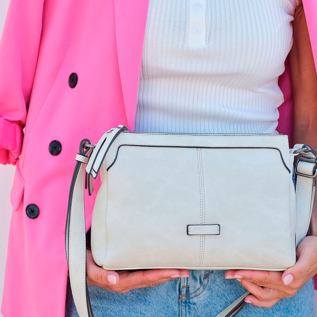 Bolso bandolera mujer, Serie New Classic. 27x18.5x09 cm