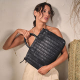 Shoulder bag, black colour. 40x30x06 CM