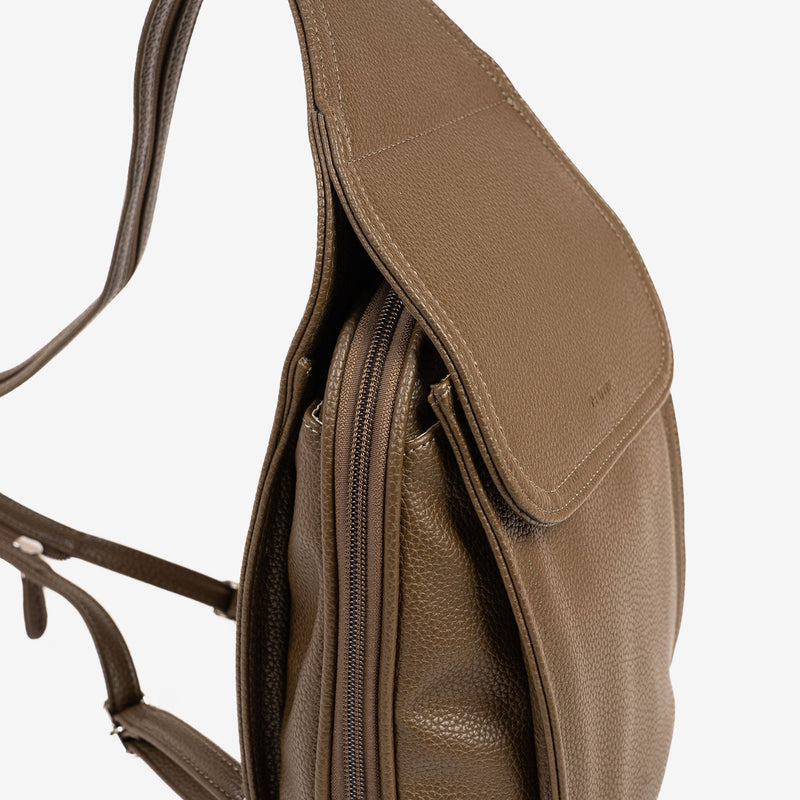 MOCHILA DE MUJER, SERIE REUNION. 26x27x12 cm