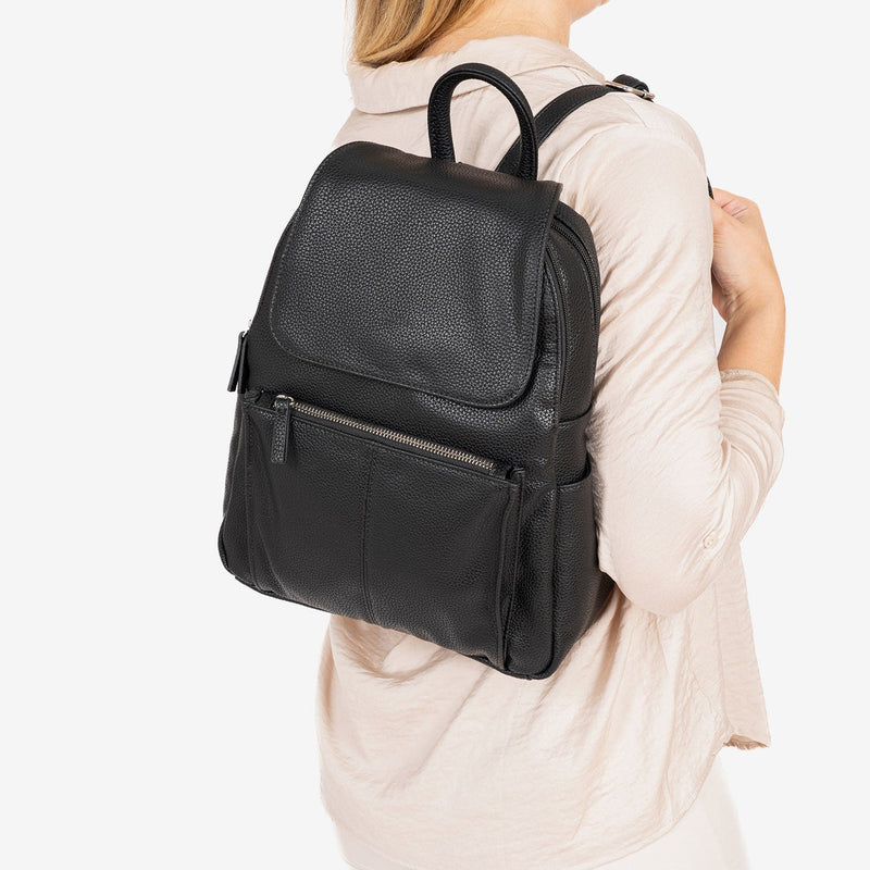 MOCHILA DE MUJER, SERIE REUNION. 29x36x11 cm
