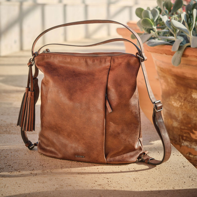 SHOULDER BAG CONVERTIBLE INTO BACKPACK, LEATHER COLOR, BEECH SERIES. 29.5x31x12cm