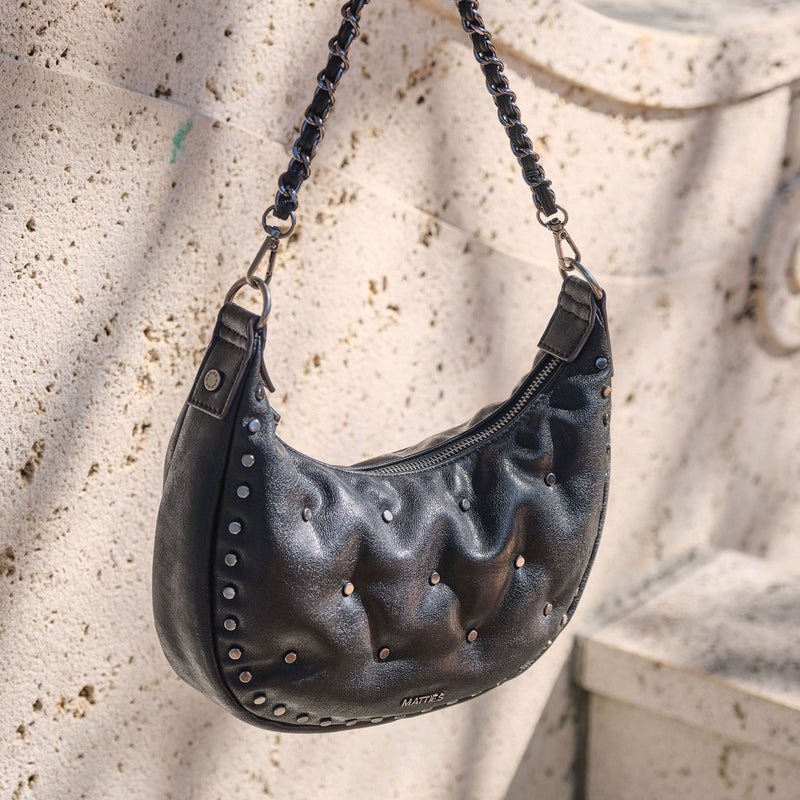 BOLSO DE MUJER, COLOR NEGRO, SERIE RIVETS. 24.5x14x4.5 cm