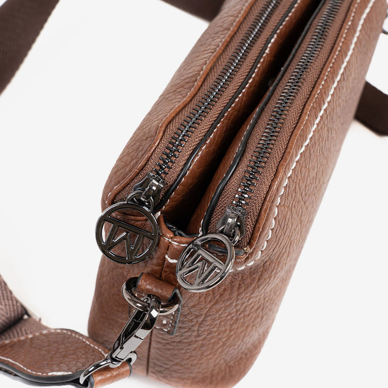 WOMEN'S CROSSBODY BAG, BROWN COLOR, MAHOGANY SERIES. 21.5x14x08 cm