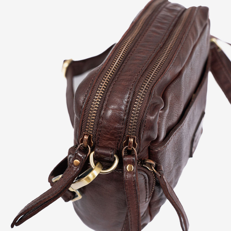 WOMEN'S CROSSBODY BAG, BROWN COLOR, WASHED LEATHER SERIES. 25x16.5x7.5 cm