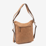 BOLSO DE HOMBRO CONVERTIBLE EN MOCHILA, COLOR CAMEL, SERIE ALMERIA. 25x30x10.5 CM