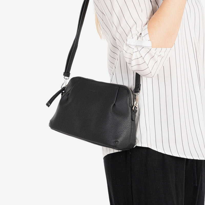 BOLSO DE MUJER, SERIE BEIRES. 25x16x08 CM