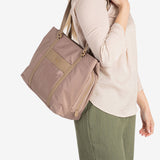 BOLSO DE MUJER, SERIE BERJA. 35x27x14.5 CM