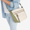 BOLSO DE MUJER, COLOR CAMEL, SERIE ENIX. 24x21x10 CM