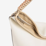 BOLSO DE HOMBRO CON BANDOLERA, COLOR CAMEL, SERIE SORBAS. 24x29x14.5 CM