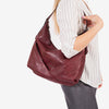 Bolso de hombro con bandolera, Serie belmont. 37x31x10 cm
