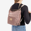 Bolso de hombro convertible en mochila, Serie jenna. 25x28x12 cm