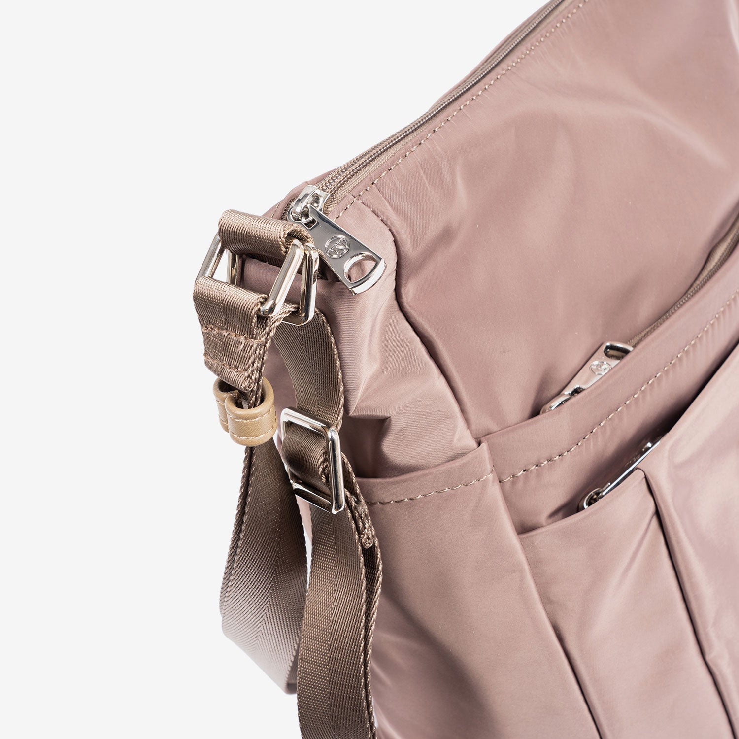 Bolso de hombro convertible en mochila, Serie jenna. 25x28x12 cm