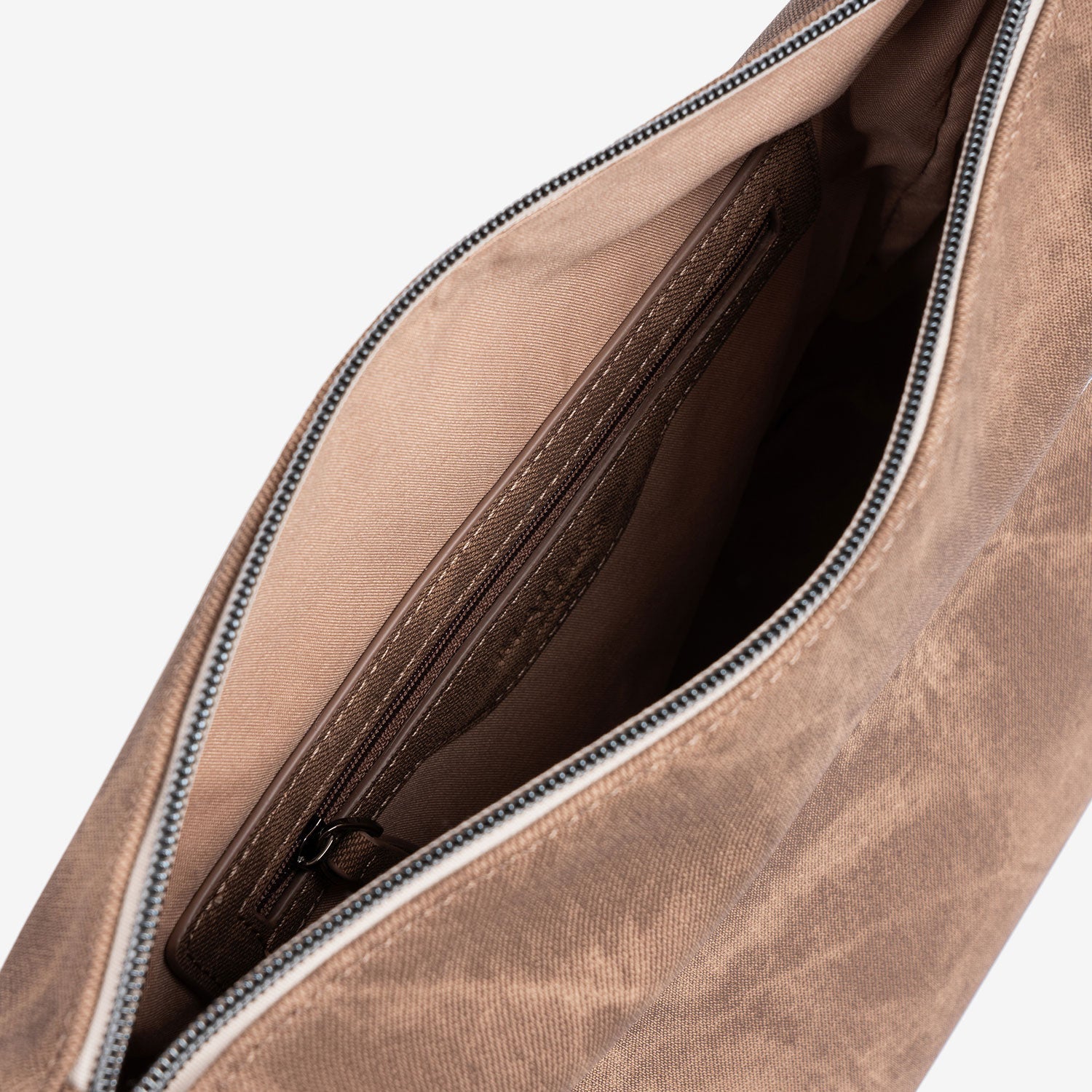 Strap bag, brown color, Strive series. 24x23x11 cm