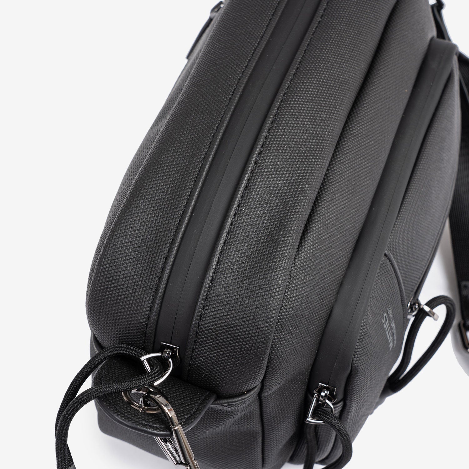 Bolso bandolera, Serie ember. 25.5x16.5x09 cm