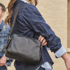 Bolso bandolera, Serie floater/leather. 25x19x07 cm