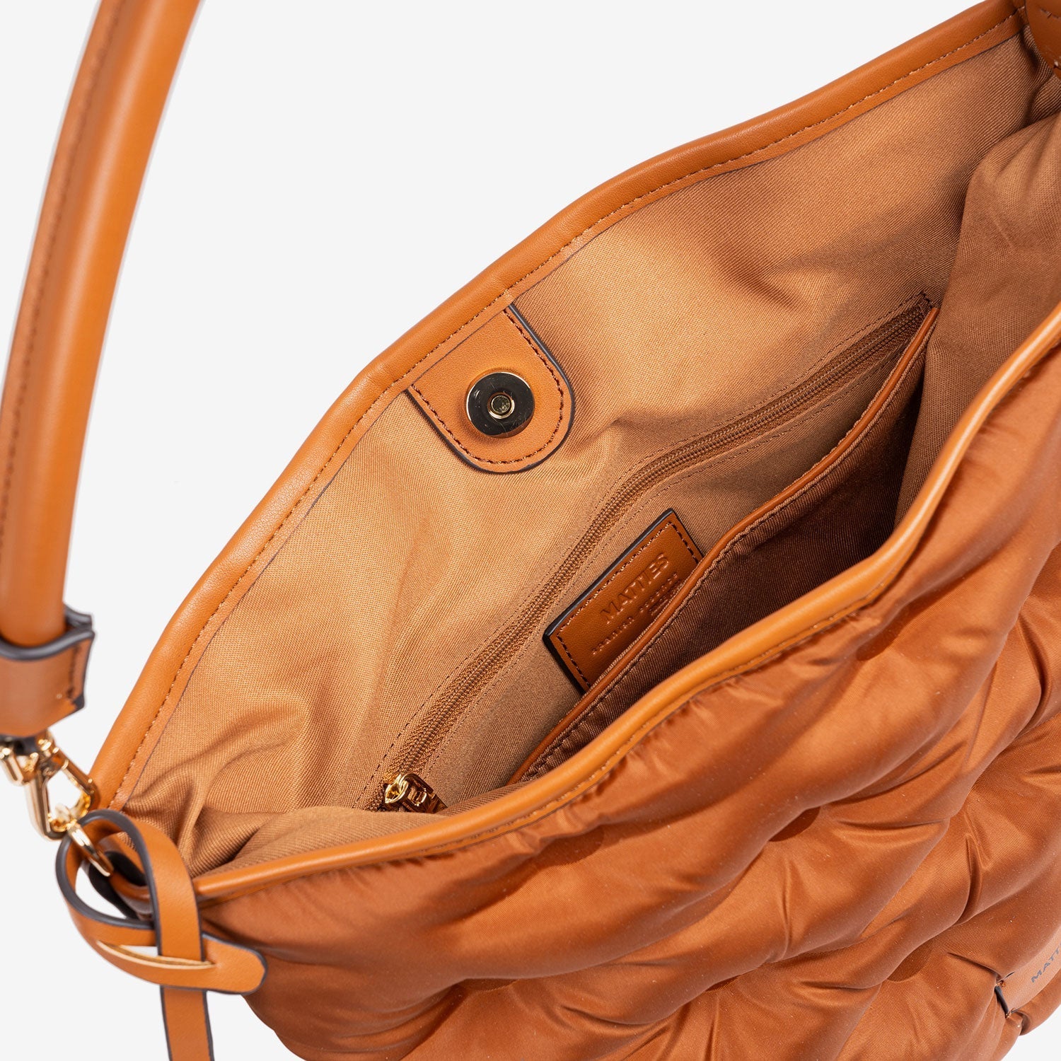 Bolso de hombro con bandolera, Serie acolchado. 36x28x05 cm
