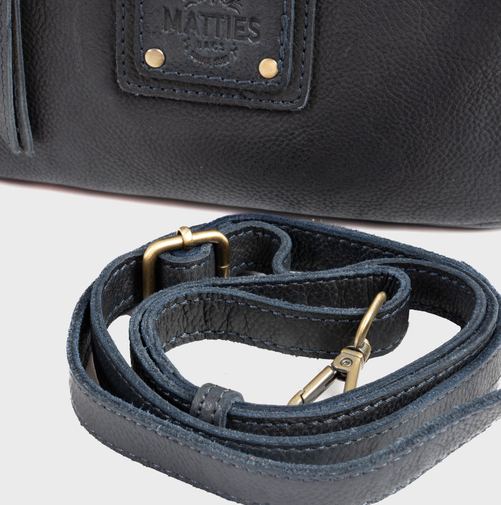 Bolso de hombro con bandolera de piel natural