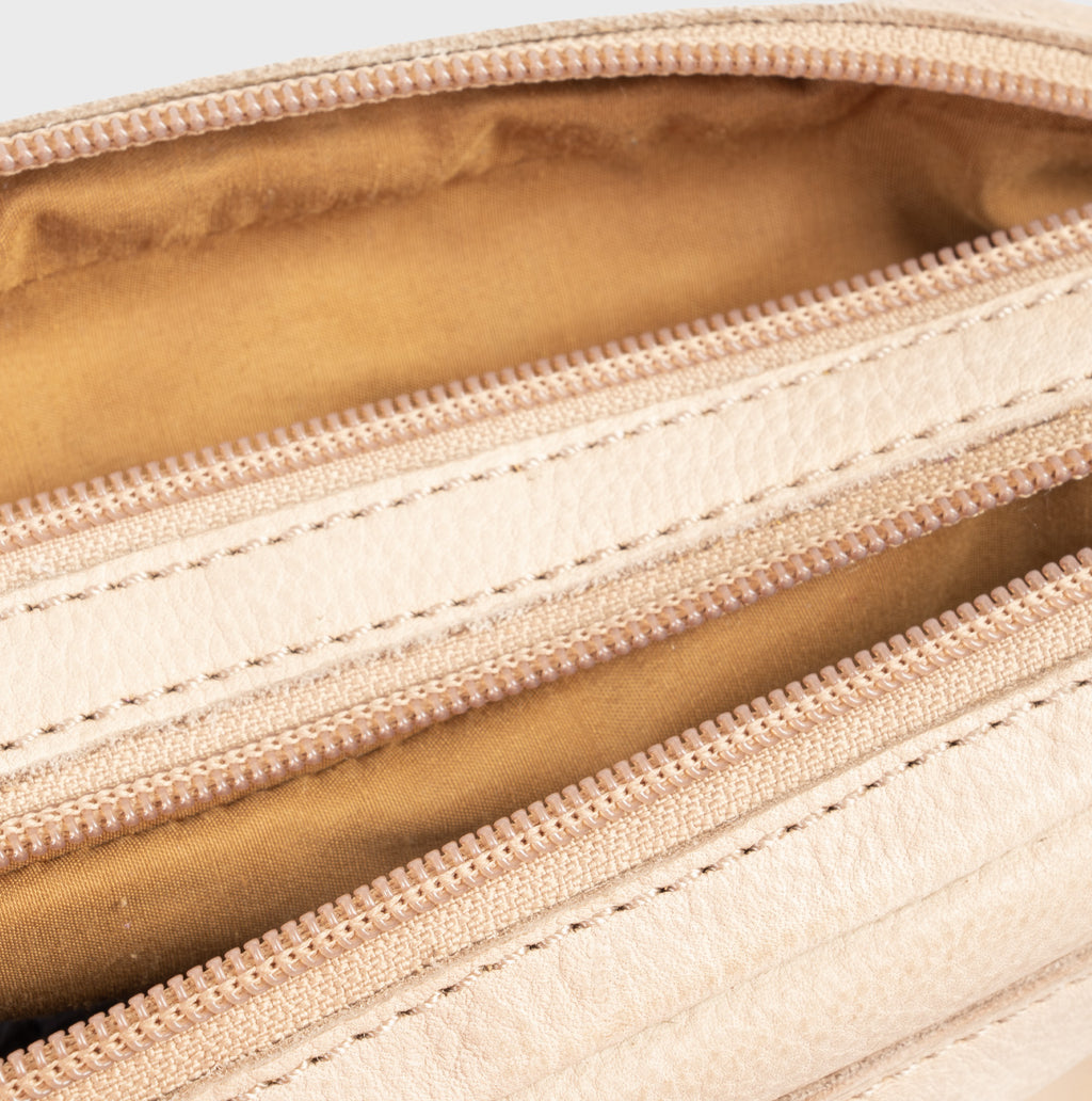 Bolso de piel natural con bandolera