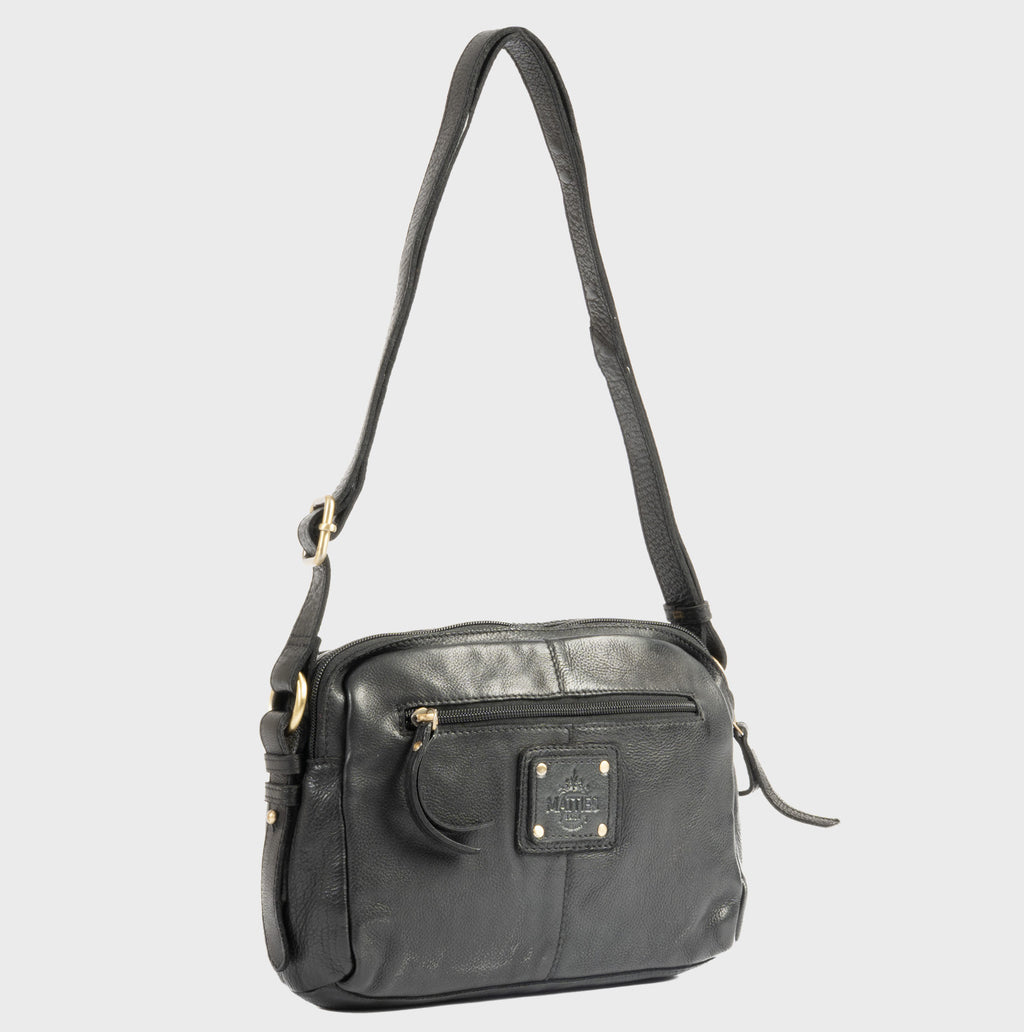 Shoulder bag, Young leather series. 25x19x07 cm