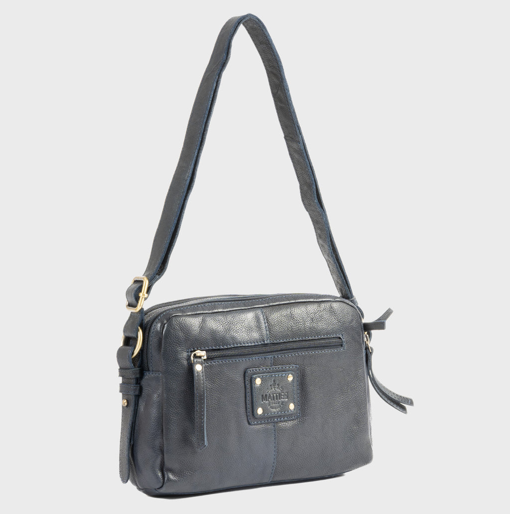 Shoulder bag, Young leather series. 25x19x07 cm