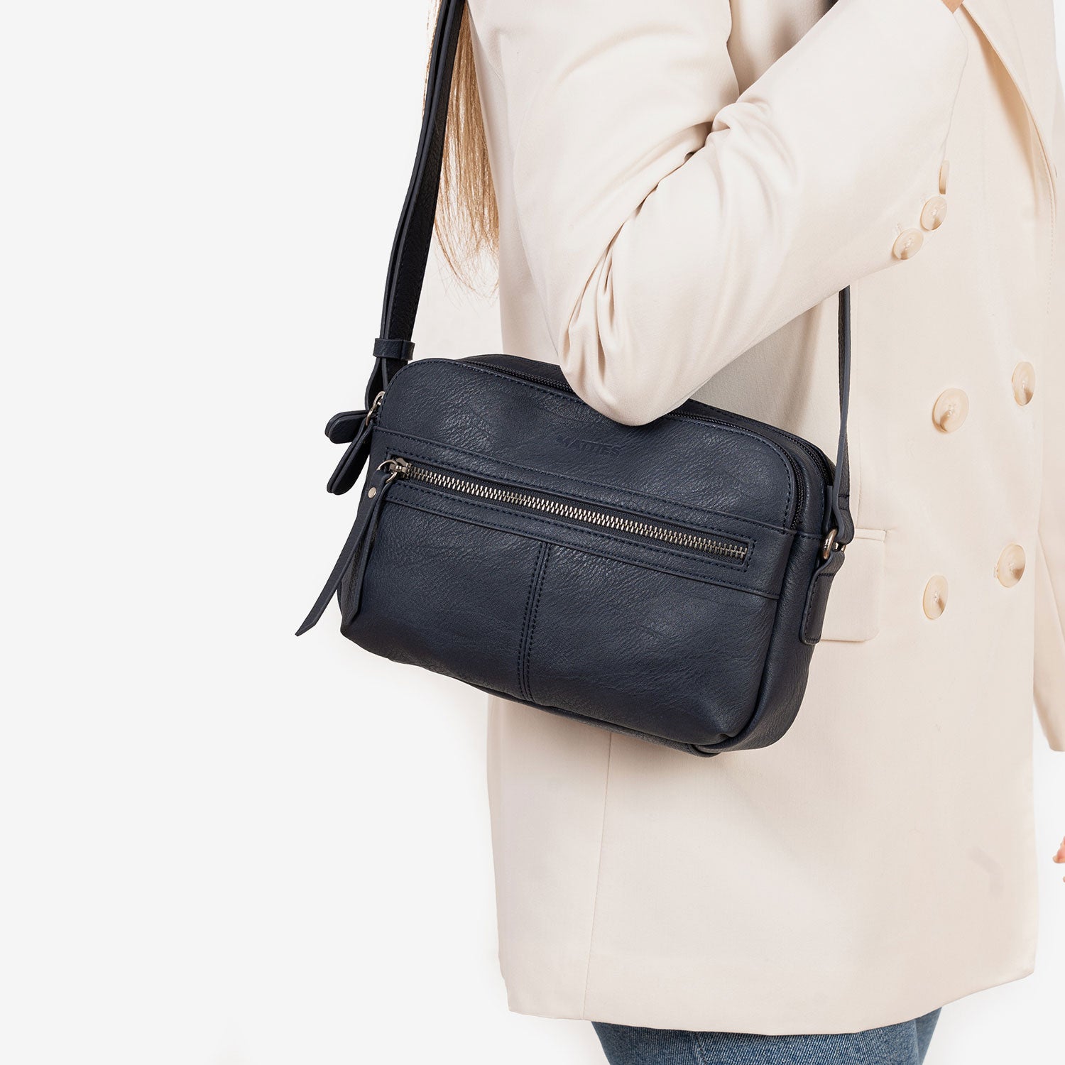 Blue-v. Classic Shoulder Bag. 24x17x10 cm