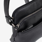Classic shoulder bag, leather color