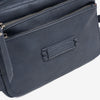 Bolso bandolera, color azul-v, Serie Classic. 24x17x8 cm