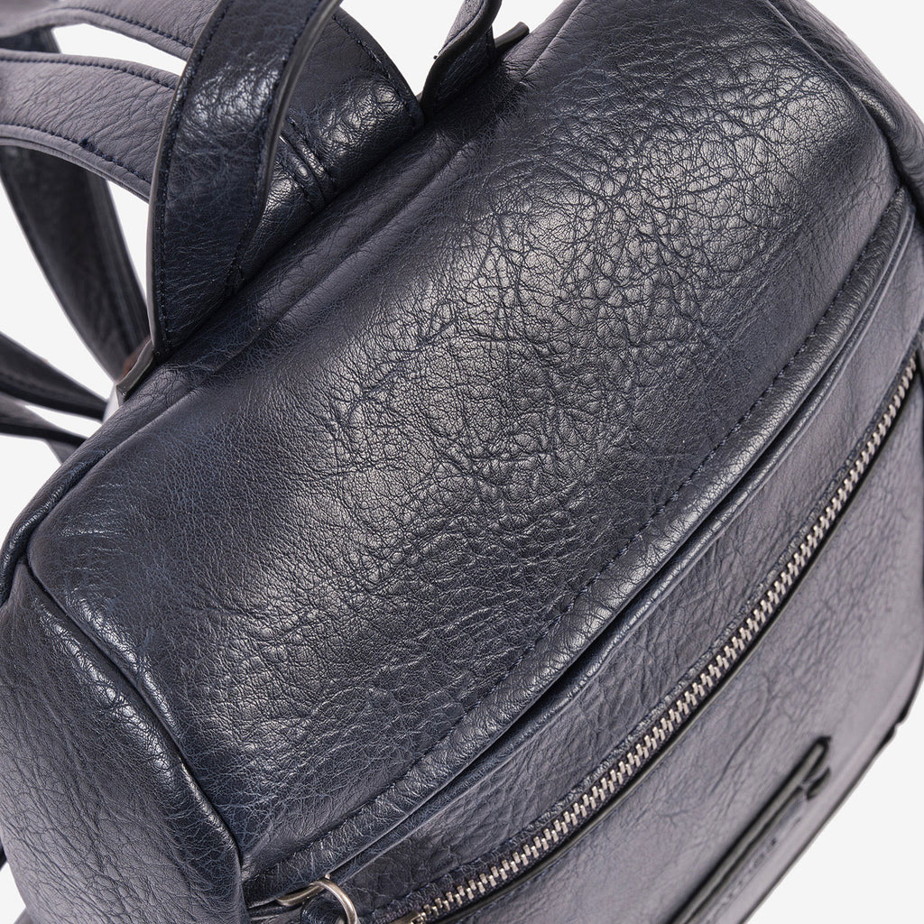 Mochila clásica, Serie Mochilas. 23.5x30x9.5 cm