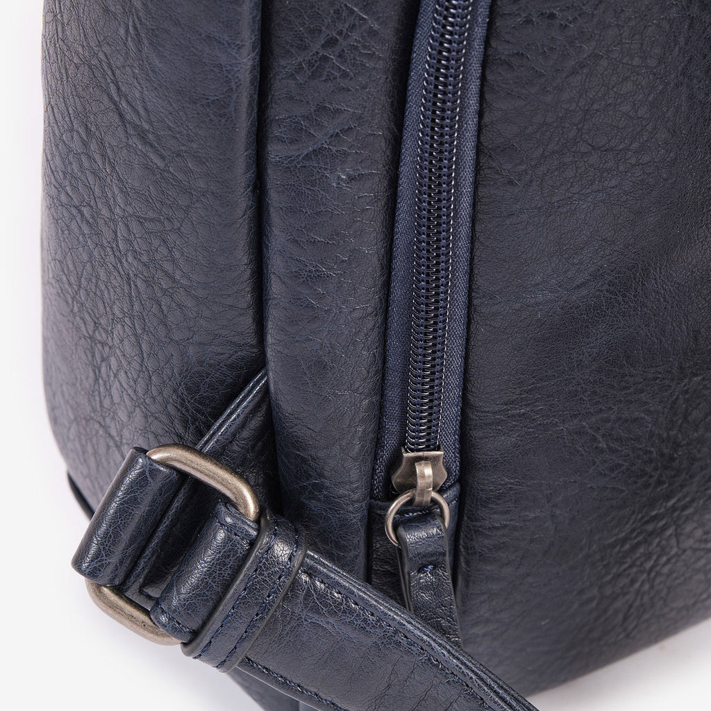 Mochila clásica, Serie Mochilas. 23.5x30x9.5 cm