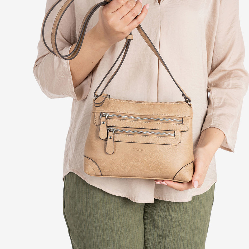 MINI CROSSBODY BAG FOR WOMEN, CAMEL-V COLOR, MINIBAGS SERIES. 23x16x6.5 cm