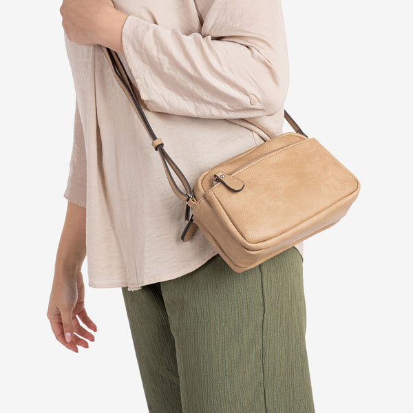 MINI CROSSBODY BAG FOR WOMEN, CAMEL-V COLOR, MINIBAGS ESMERALDA SERIES. 20x13x8 cm