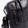 Bolso reportero para hombre, color negro, Colección antic leather. 19x25 cm
