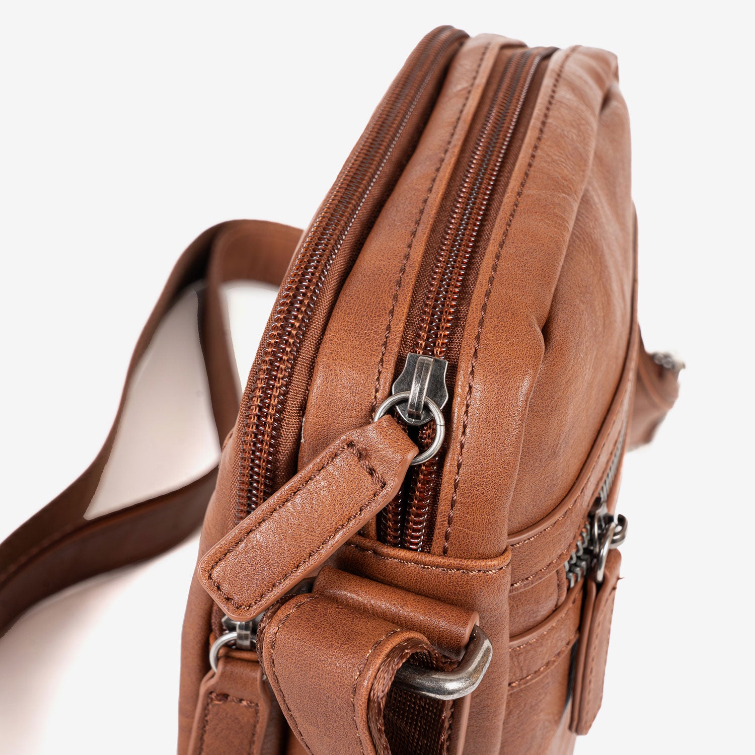 Men's shoulder bag, leather color, Youth Collection. 17x22cm
