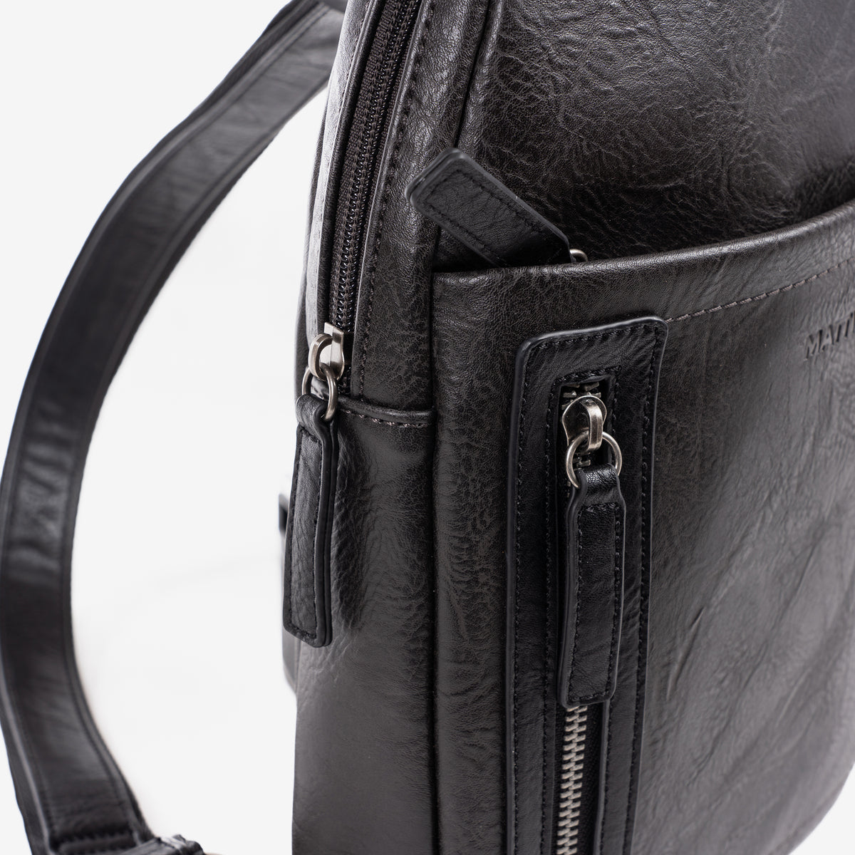 Men's shoulder bag, leather color, Verota Collection. 20x30x05cm