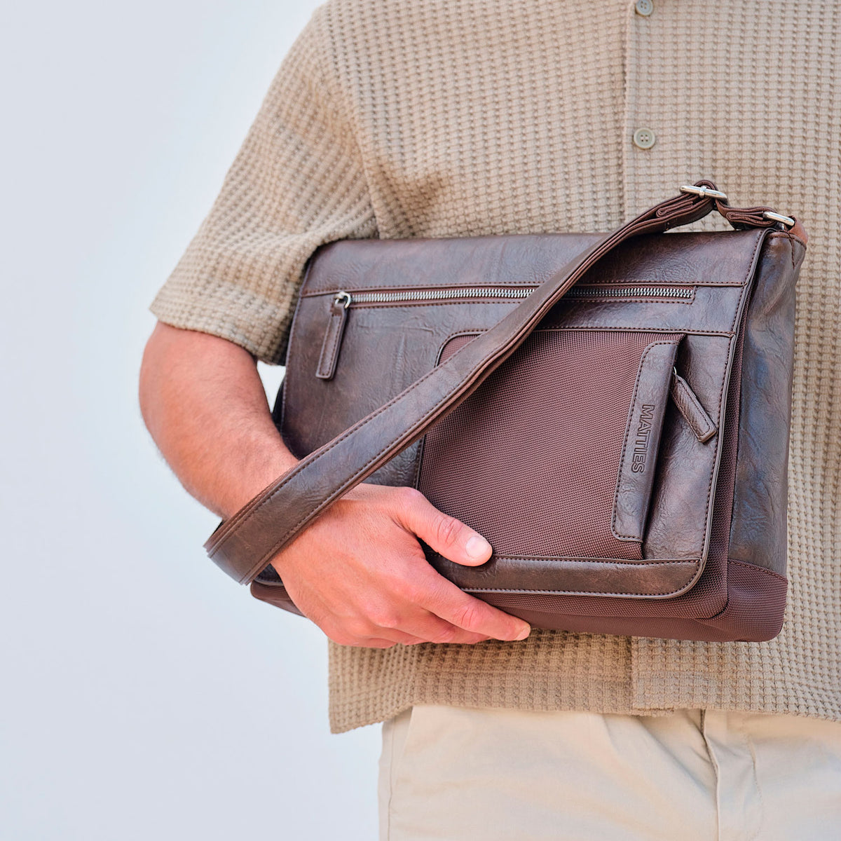 MEN'S PORTFOLIOS, NYLON SPORT COLLECTION. 38x26x08 cm