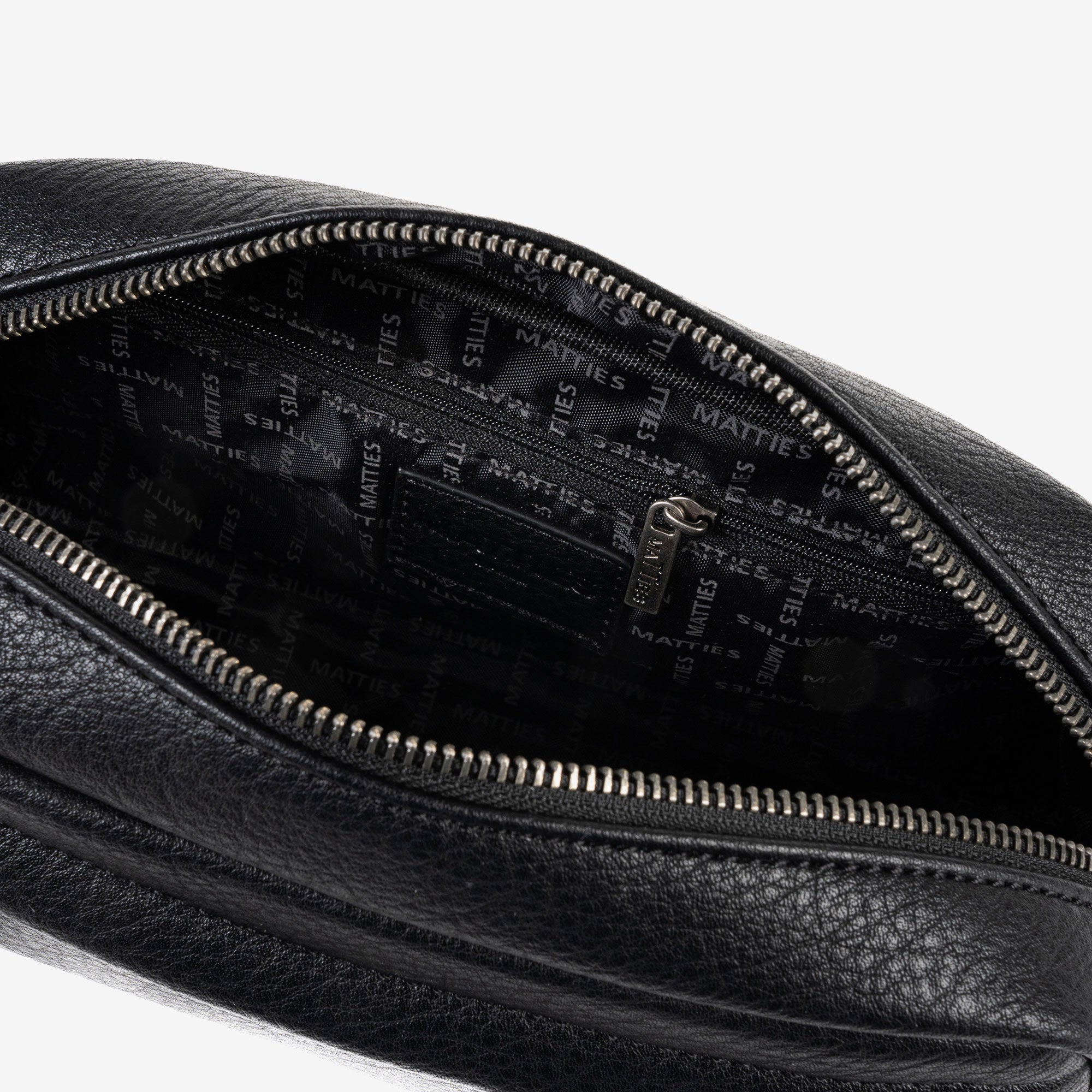 NECESER , COLOR Negro, COLECCIÓN NEW NAPPA. 25x14x9.5 cm