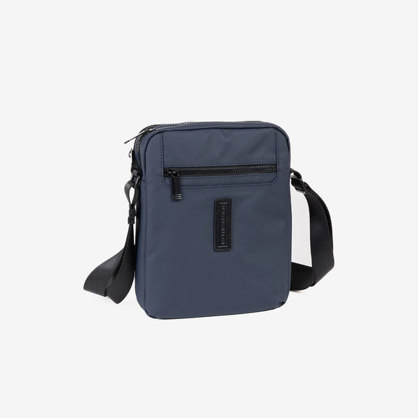 CROSSBODY BAG FOR MEN, COLOR Blue, COATED NYLON COLLECTION. 21x26x07 cm