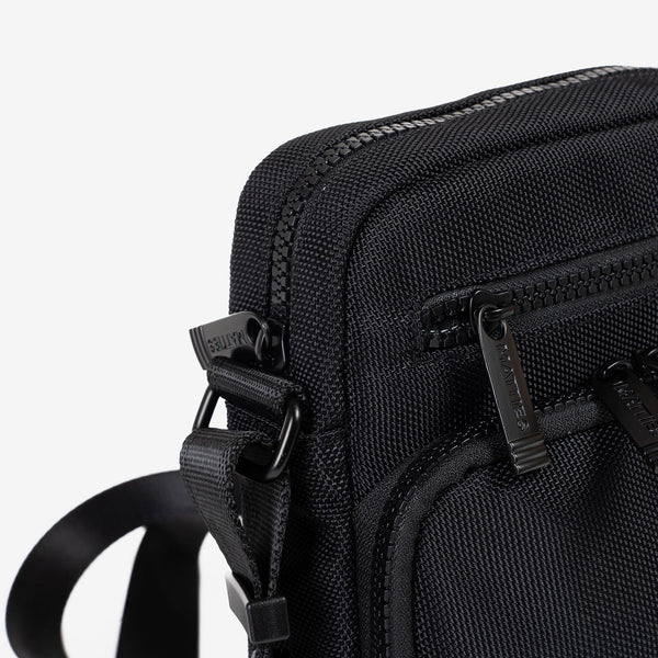 CROSSBODY BAG FOR MEN, COLOR Black, FABRIC COLLECTION. 17x21x06 cm