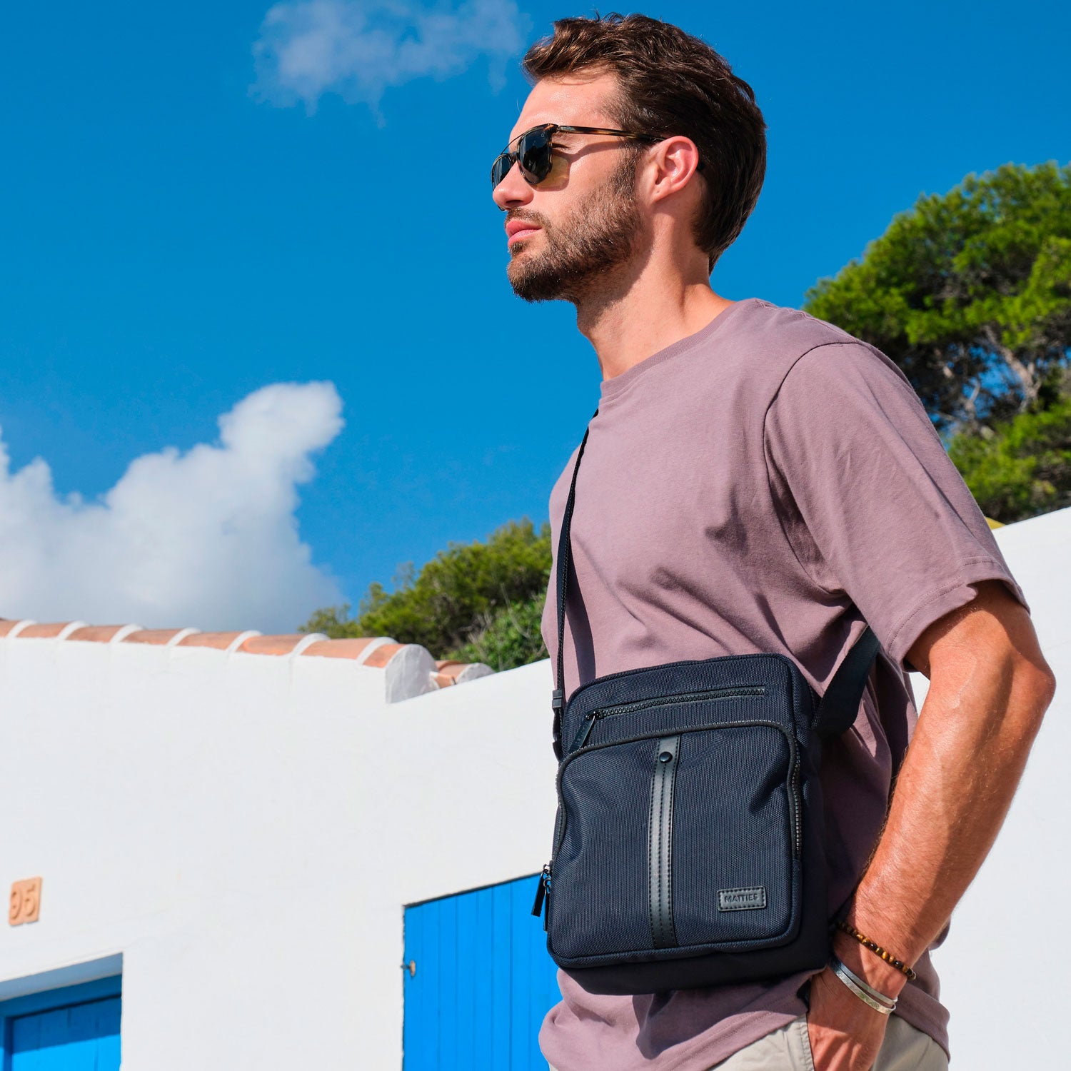 CROSSBODY BAG FOR MEN, COLOR Blue, FABRIC COLLECTION. 19x23x06 cm