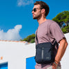 BOLSO BANDOLERA PARA HOMBRE, COLECCIÓN FABRIC. 19x23x06 cm