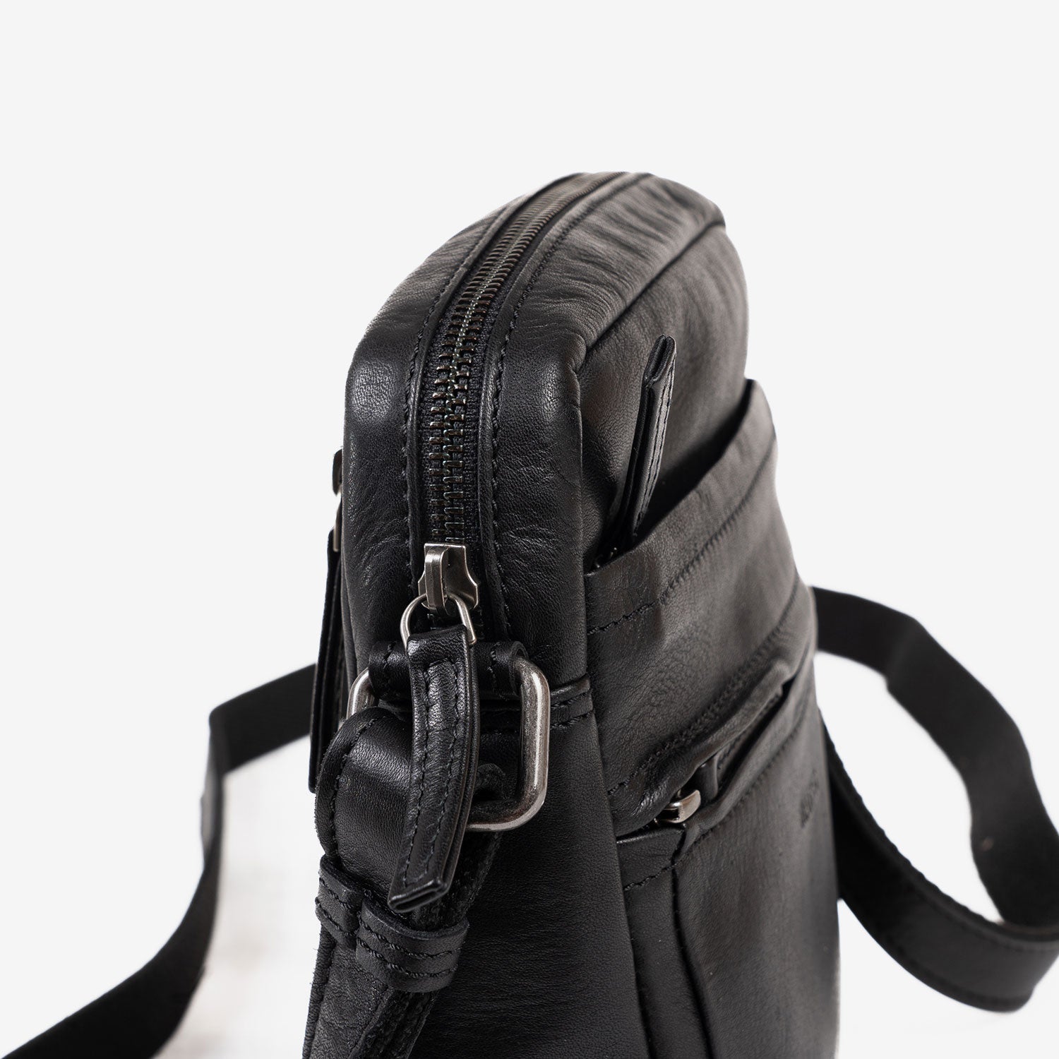 CROSSBODY BAG FOR MEN, COLOR Black, COW SILKY/LEATHER COLLECTION. 18x20 cm